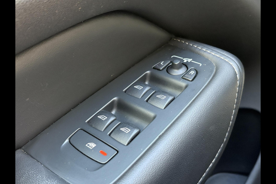 Volvo XC60 2.0 T6 Plug-in hybrid AWD R-Design | Wegklapbare Trekhaak | Elektrisch schuif-/kanteldak | ACC | Leder | Stoel- Verwarming & Ventilatie | Memory Seats | 360 Camera