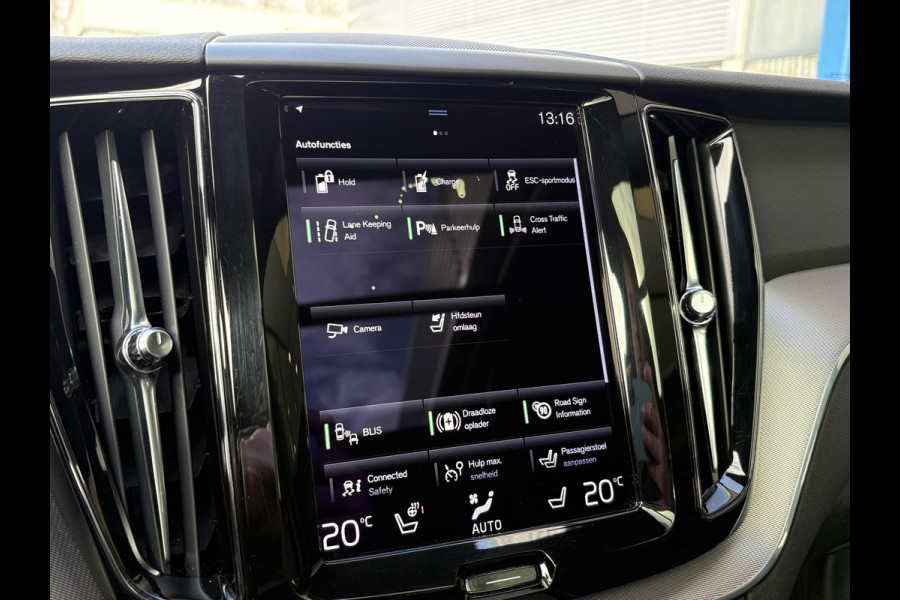 Volvo XC60 2.0 T6 Plug-in hybrid AWD R-Design | Wegklapbare Trekhaak | Elektrisch schuif-/kanteldak | ACC | Leder | Stoel- Verwarming & Ventilatie | Memory Seats | 360 Camera