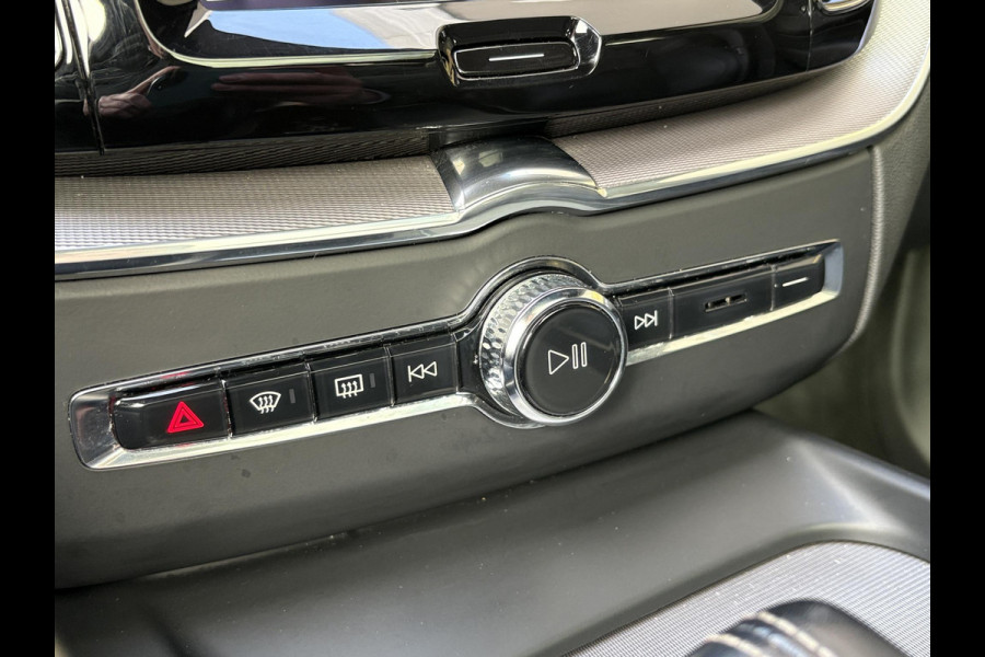 Volvo XC60 2.0 T6 Plug-in hybrid AWD R-Design | Wegklapbare Trekhaak | Elektrisch schuif-/kanteldak | ACC | Leder | Stoel- Verwarming & Ventilatie | Memory Seats | 360 Camera