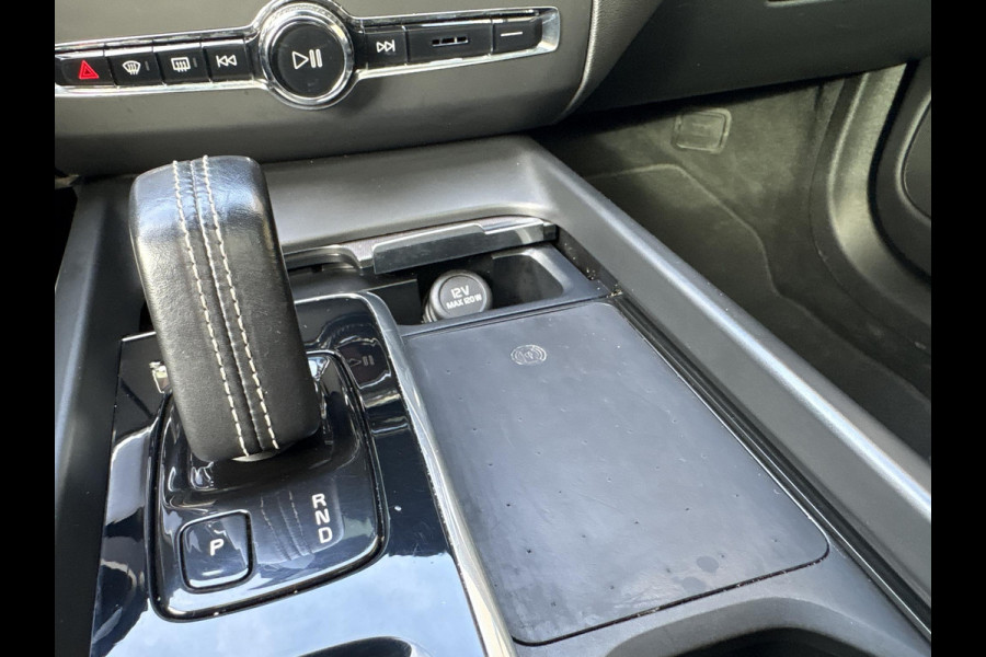 Volvo XC60 2.0 T6 Plug-in hybrid AWD R-Design | Wegklapbare Trekhaak | Elektrisch schuif-/kanteldak | ACC | Leder | Stoel- Verwarming & Ventilatie | Memory Seats | 360 Camera