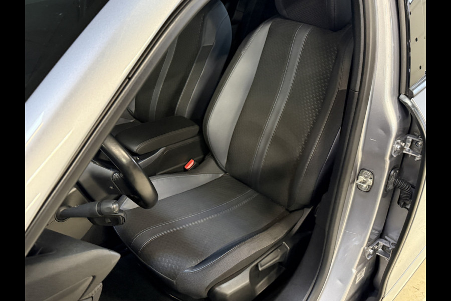 Peugeot e-2008 EV Allure 50 kWh | SOH 99% | Draadloze lader | Stoelverwarming | Dealeronderhouden