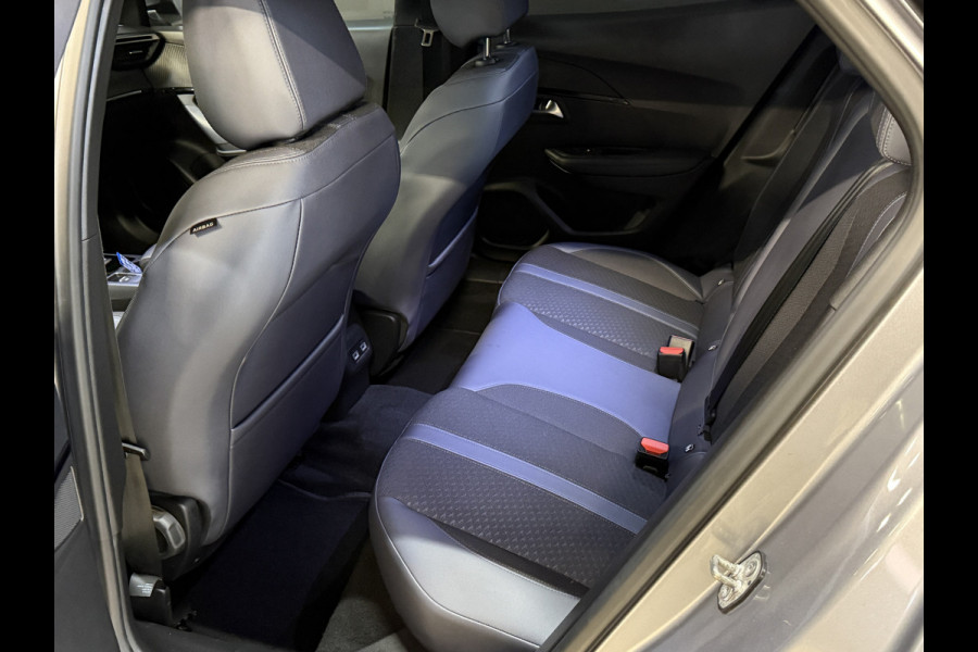 Peugeot e-2008 EV Allure 50 kWh | SOH 99% | Draadloze lader | Stoelverwarming | Dealeronderhouden