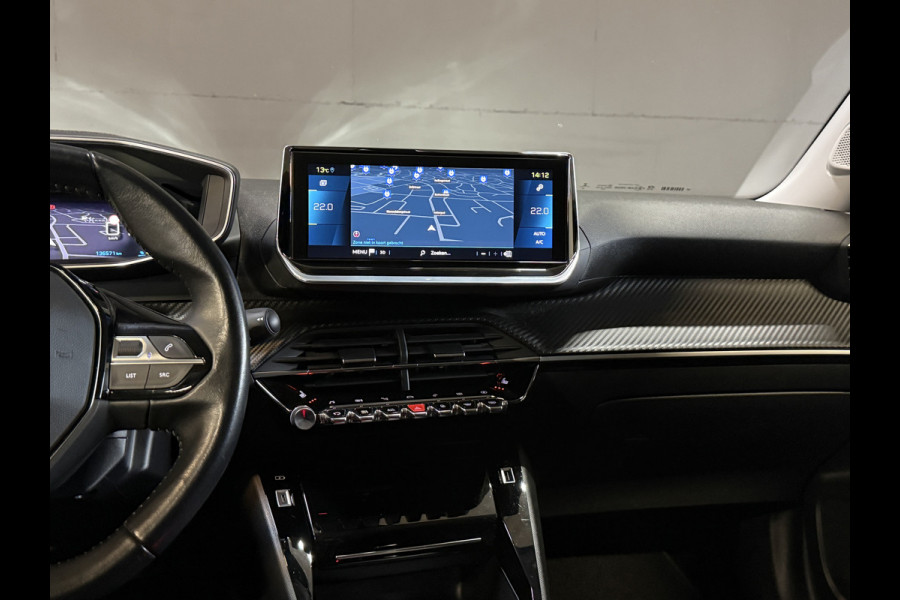 Peugeot e-2008 EV Allure 50 kWh | SOH 99% | Draadloze lader | Stoelverwarming | Dealeronderhouden