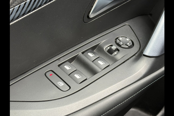 Peugeot e-2008 EV Allure 50 kWh | SOH 99% | Draadloze lader | Stoelverwarming | Dealeronderhouden