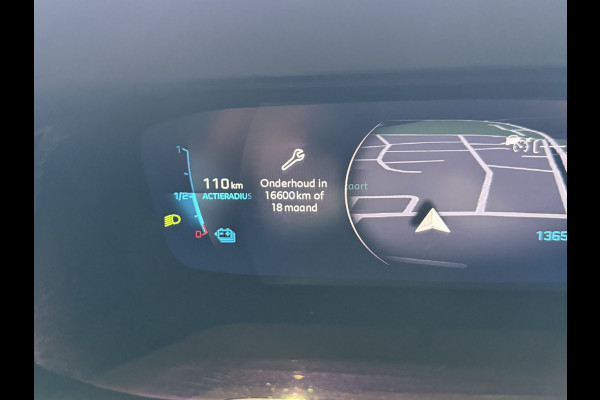 Peugeot e-2008 EV Allure 50 kWh | SOH 99% | Draadloze lader | Stoelverwarming | Dealeronderhouden