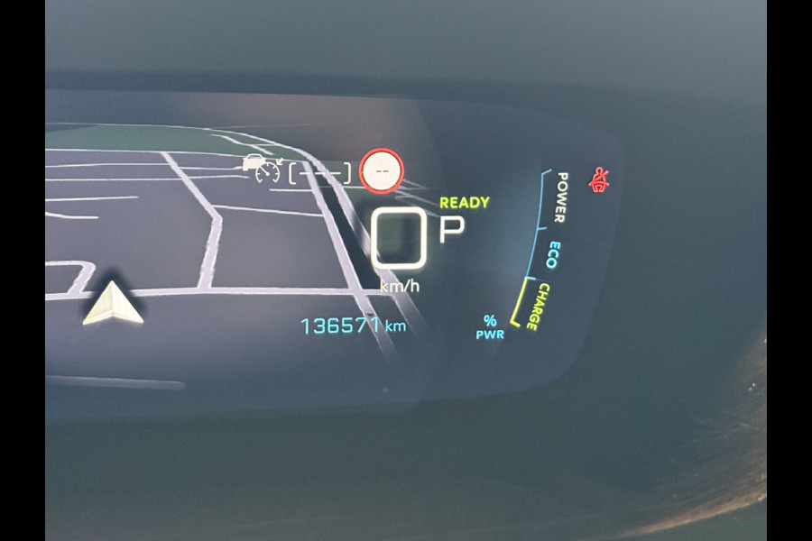 Peugeot e-2008 EV Allure 50 kWh | SOH 99% | Draadloze lader | Stoelverwarming | Dealeronderhouden