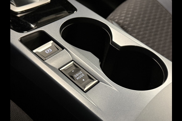 Peugeot e-2008 EV Allure 50 kWh | SOH 99% | Draadloze lader | Stoelverwarming | Dealeronderhouden