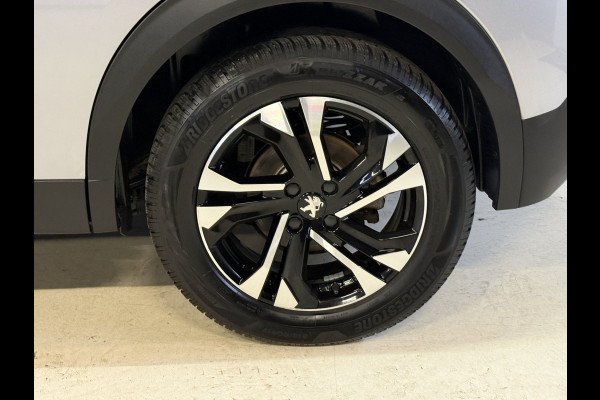 Peugeot e-2008 EV Allure 50 kWh | SOH 99% | Draadloze lader | Stoelverwarming | Dealeronderhouden
