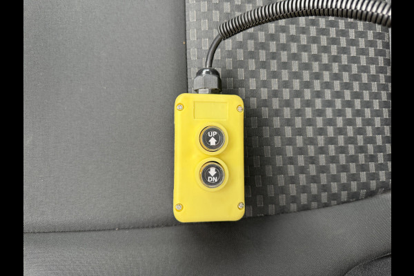 Ford E-Transit 68kWh Kipper Elektrisch 75kWh 334KM WLTP Snelladen Tipper Benne Climate Control Cruise Control Apple Carplay Stoelverwarming Navigatie Camera