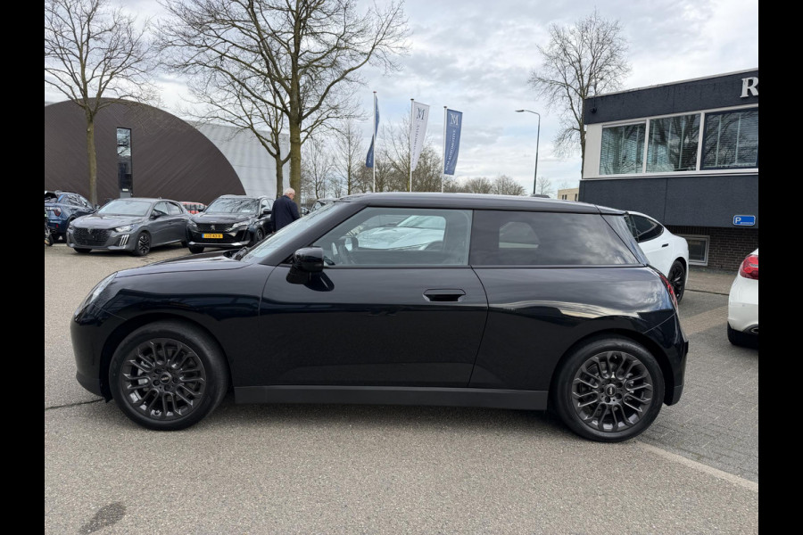 MINI Cooper E Essential XS 40.7 kWh NIEUWE AUTO | HEAD-UP DISPLAY | CAMERA | STOELVERWARMING  | ORIGINEEL NL AUTO | FABRIEKSGARANTIE TM 2029 |
