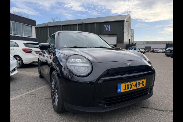 MINI Cooper E Essential XS 40.7 kWh NIEUWE AUTO | HEAD-UP DISPLAY | CAMERA | STOELVERWARMING  | ORIGINEEL NL AUTO | FABRIEKSGARANTIE TM 2029 |
