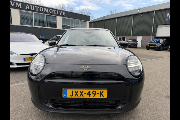 MINI Cooper E Essential XS 40.7 kWh NIEUWE AUTO | HEAD-UP DISPLAY | CAMERA | STOELVERWARMING  | ORIGINEEL NL AUTO | FABRIEKSGARANTIE TM 2029 |