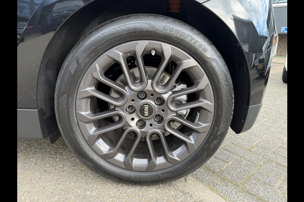 MINI Cooper E Essential XS 40.7 kWh NIEUWE AUTO | HEAD-UP DISPLAY | CAMERA | STOELVERWARMING  | ORIGINEEL NL AUTO | FABRIEKSGARANTIE TM 2029 |