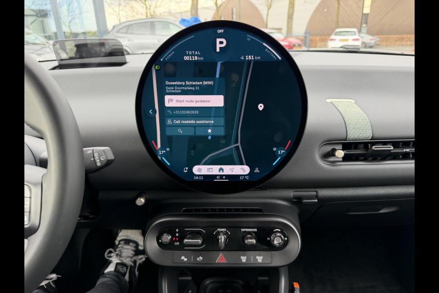 MINI Cooper E Essential XS 40.7 kWh NIEUWE AUTO | HEAD-UP DISPLAY | CAMERA | STOELVERWARMING  | ORIGINEEL NL AUTO | FABRIEKSGARANTIE TM 2029 |