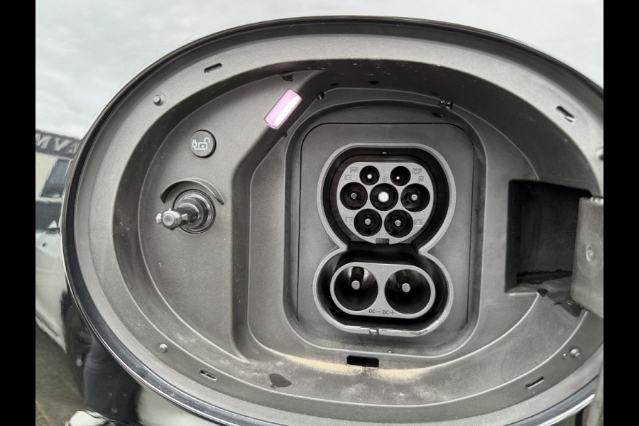 MINI Cooper E Essential XS 40.7 kWh NIEUWE AUTO | HEAD-UP DISPLAY | CAMERA | STOELVERWARMING  | ORIGINEEL NL AUTO | FABRIEKSGARANTIE TM 2029 |