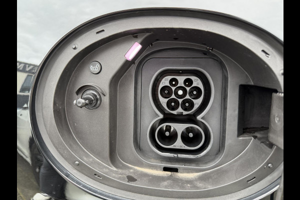 MINI Cooper E Essential XS 40.7 kWh NIEUWE AUTO | HEAD-UP DISPLAY | CAMERA | STOELVERWARMING  | ORIGINEEL NL AUTO | FABRIEKSGARANTIE TM 2029 |