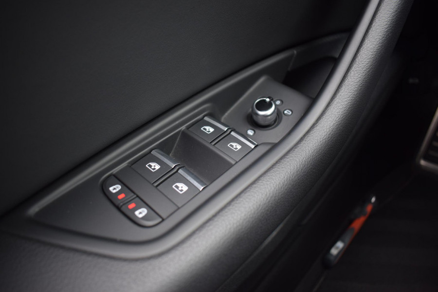 Audi A4 Avant 35 TFSI S edition Competition | 2x S-Line | Matrix | Apple CarPlay | Half Leer