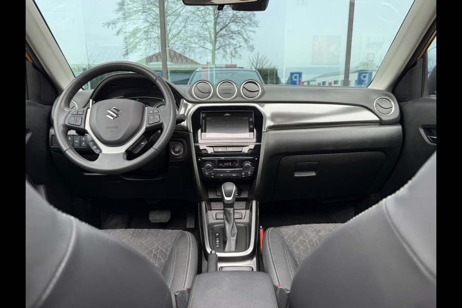 Suzuki Vitara 1.5 Hybrid Style - Automaat - Pano/Schuifdak - Trekhaak - Navi - Org.NL