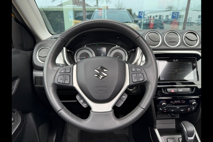 Suzuki Vitara 1.5 Hybrid Style - Automaat - Pano/Schuifdak - Trekhaak - Navi - Org.NL