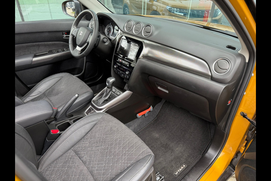 Suzuki Vitara 1.5 Hybrid Style - Automaat - Pano/Schuifdak - Trekhaak - Navi - Org.NL