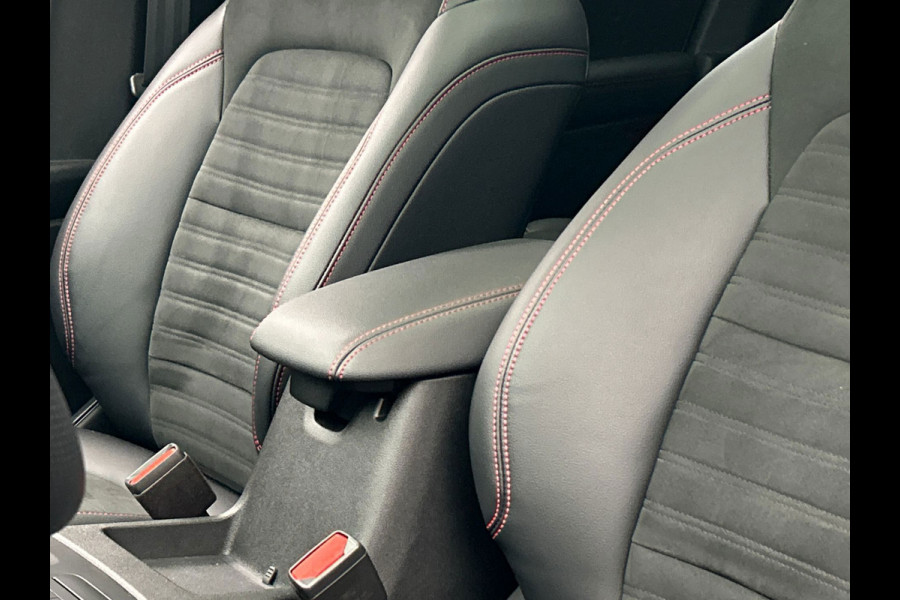 Ford Kuga 2.5 PHEV ST-Line X | Pano/Dak | B&O | Trekhaak | Apple/Carplay