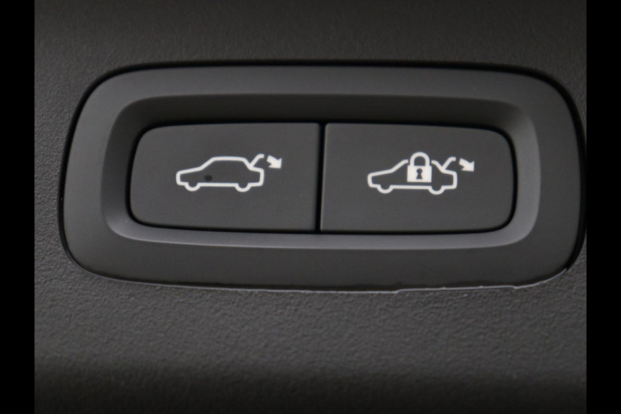 Lynk & Co 01 1.5 Plug In | Panoramadak | Infinity by Harman | Camera | Adaptive cruise | Stoelverwarming | Carplay | Memory | Full LED | PHEV