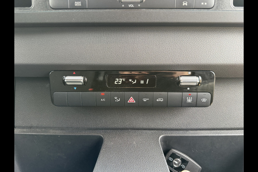 Mercedes-Benz Sprinter 316 2.2 CDI Automaat L1H1 LED Dubbele Schuif Climate Control Cruise Control Imperiaal Trekhaak Carplay Camera Stoelverwarming Standkachel
