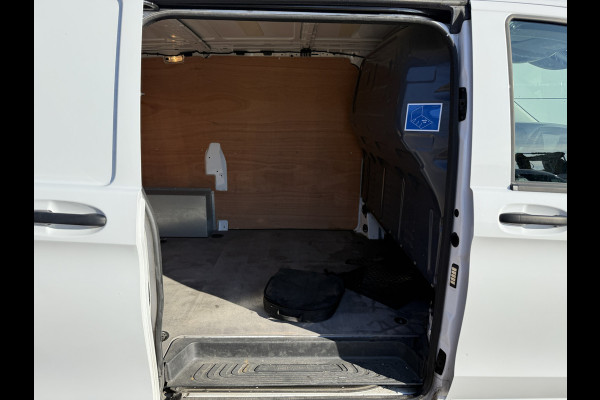 Mercedes-Benz eVito 112 66kWh 280km WLTP 96% (SOH) 80KW Snelladen Climate Control Cruise Control Stoelverwarming Apple Carplay Parkeersensoren Voor en Achter