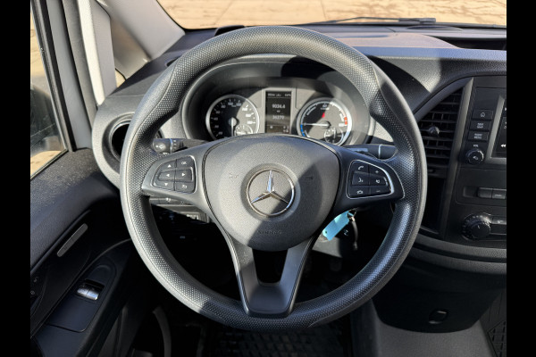 Mercedes-Benz eVito 112 66kWh 280km WLTP 96% (SOH) 80KW Snelladen Climate Control Cruise Control Stoelverwarming Apple Carplay Parkeersensoren Voor en Achter