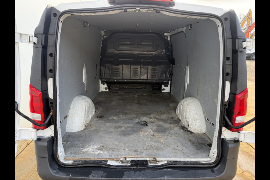 Mercedes-Benz Vito 114 2.1 CDI Automaat L2H1 Climate Control Cruise Control Trekhaak Stoelverwarming