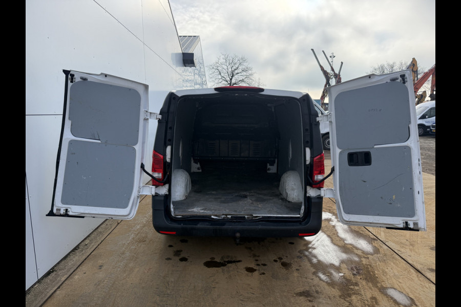 Mercedes-Benz Vito 114 2.1 CDI Automaat L2H1 Climate Control Cruise Control Trekhaak Stoelverwarming