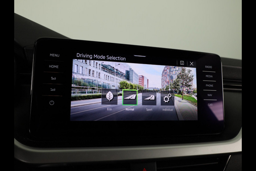 Škoda Kamiq 1.0 TSI Business Edition 115pk | Navigatie | Stoelverwarming | Virtual Cockpit | Cruise controle | Parkeersensoren voor en achter