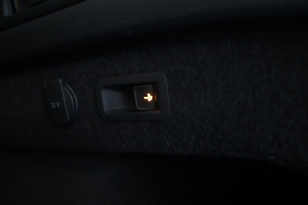 Volkswagen Passat Variant 1.5 TSI LED-CARPLAY-TREKHAAK-KEYLESS