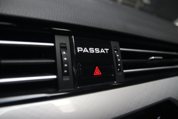 Volkswagen Passat Variant 1.5 TSI LED-CARPLAY-TREKHAAK-KEYLESS