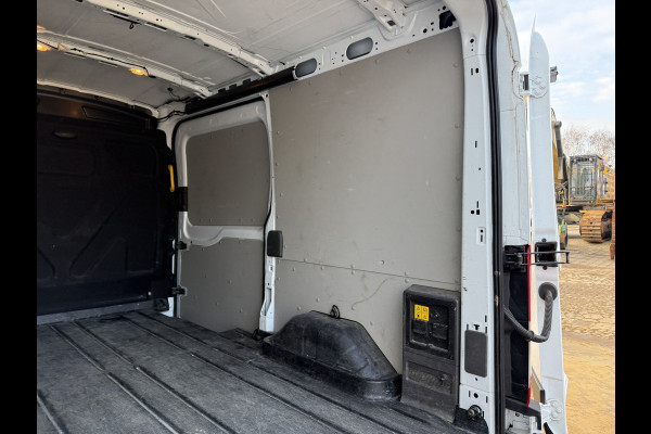 Ford E-Transit 68kWh 184PK 317km WLTP 135kWh Snelladen L2H2 Climate Control Cruise Control Camera Stoelverwarming Parkeersensoren voor achter