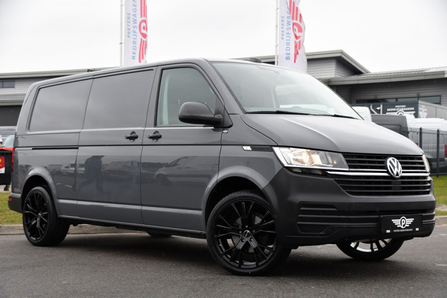 Volkswagen Transporter 2.0 TDI L2H1 30 PB Edition Adaptieve Cruise, Carplay, 150pk, Sensoren, Voorruit verwarming, Automaat, Leder, Uniek!