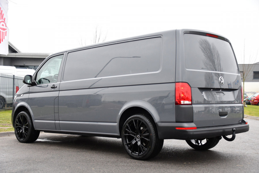 Volkswagen Transporter 2.0 TDI L2H1 30 PB Edition Adaptieve Cruise, Carplay, 150pk, Sensoren, Voorruit verwarming, Automaat, Leder, Uniek!