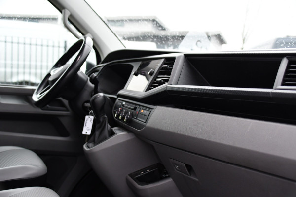 Volkswagen Transporter 2.0 TDI L2H1 30 PB Edition Adaptieve Cruise, Carplay, 150pk, Sensoren, Voorruit verwarming, Automaat, Leder, Uniek!