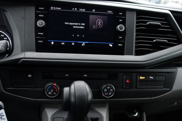 Volkswagen Transporter 2.0 TDI L2H1 30 PB Edition Adaptieve Cruise, Carplay, 150pk, Sensoren, Voorruit verwarming, Automaat, Leder, Uniek!