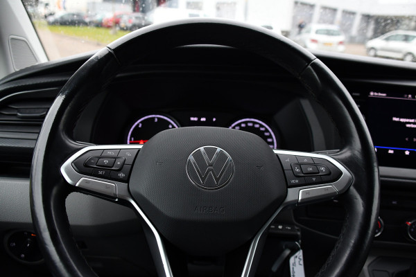 Volkswagen Transporter 2.0 TDI L2H1 30 PB Edition Adaptieve Cruise, Carplay, 150pk, Sensoren, Voorruit verwarming, Automaat, Leder, Uniek!