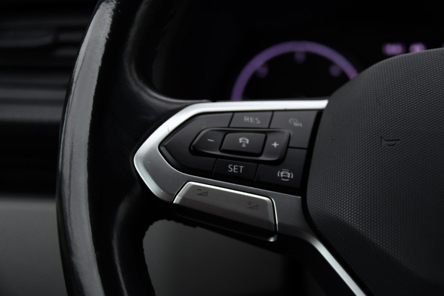 Volkswagen Transporter 2.0 TDI L2H1 30 PB Edition Adaptieve Cruise, Carplay, 150pk, Sensoren, Voorruit verwarming, Automaat, Leder, Uniek!