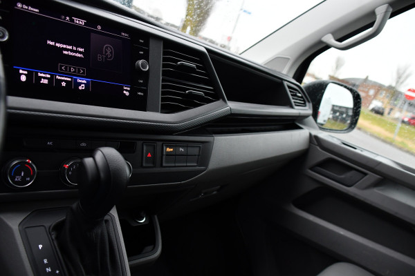 Volkswagen Transporter 2.0 TDI L2H1 30 PB Edition Adaptieve Cruise, Carplay, 150pk, Sensoren, Voorruit verwarming, Automaat, Leder, Uniek!