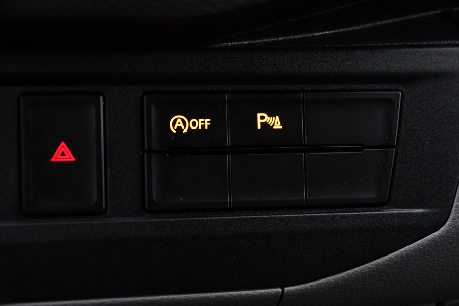 Volkswagen Transporter 2.0 TDI L2H1 30 PB Edition Adaptieve Cruise, Carplay, 150pk, Sensoren, Voorruit verwarming, Automaat, Leder, Uniek!