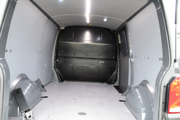 Volkswagen Transporter 2.0 TDI L2H1 30 PB Edition Adaptieve Cruise, Carplay, 150pk, Sensoren, Voorruit verwarming, Automaat, Leder, Uniek!
