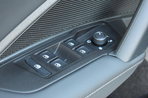 Volkswagen Tiguan 1.5 eTSI Life Edition Lane ACC Camera StuurVw