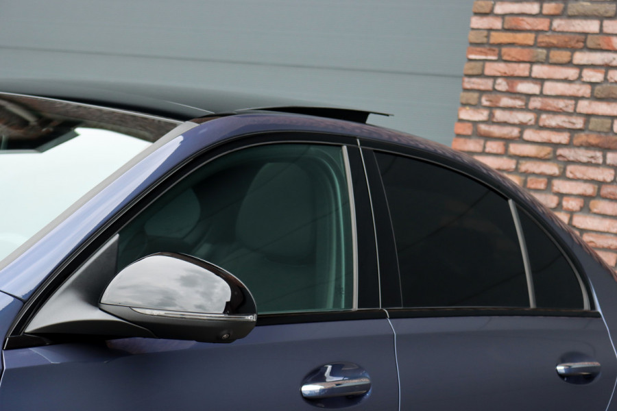 Mercedes-Benz C-Klasse 220 d AMG Line | Panoramadak | Surround Camera | Memory | Digital Light | Advanced Sound System | HUD | Keyless Go | Verwarmd Stuurwiel | Augmented Reality |