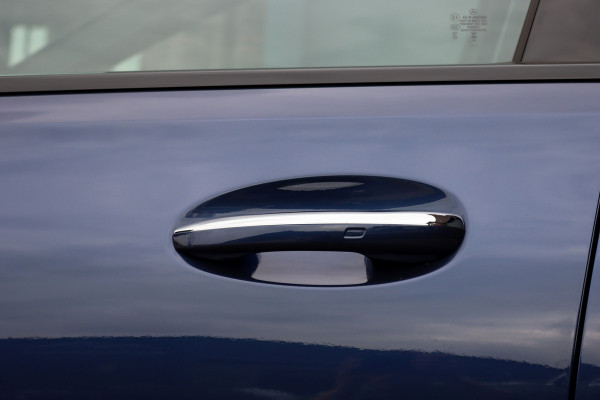 Mercedes-Benz C-Klasse 220 d AMG Line | Panoramadak | Surround Camera | Memory | Digital Light | Advanced Sound System | HUD | Keyless Go | Verwarmd Stuurwiel | Augmented Reality |