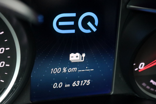 Mercedes-Benz GLC 300e 4MATIC AMG Line | Panoramadak | Trekhaak | Multibeam LED | Stoelverwarming | Camera | Dodehoekassistent | Spoorpakket | Sfeerverlichting | Zitcomfortpakket |