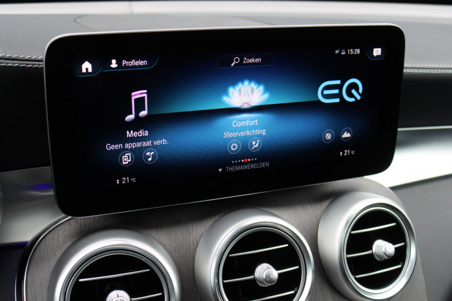 Mercedes-Benz GLC 300e 4MATIC AMG Line | Panoramadak | Trekhaak | Multibeam LED | Stoelverwarming | Camera | Dodehoekassistent | Spoorpakket | Sfeerverlichting | Zitcomfortpakket |