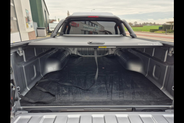 Isuzu D-max V-Cross MY25 Double Cab verlengd 5-persoons BPM vrij trekhaak 3500 Kg trekgewicht